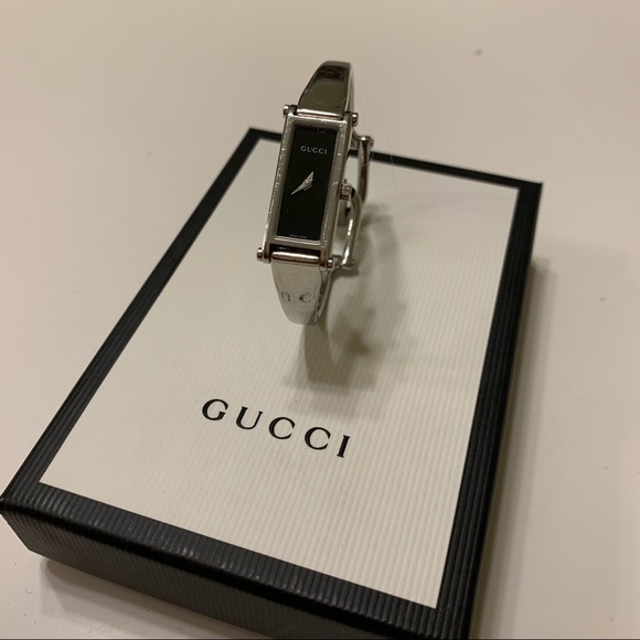 Gucci Vintage Watch with Box & Duster - Picture 2 of 13